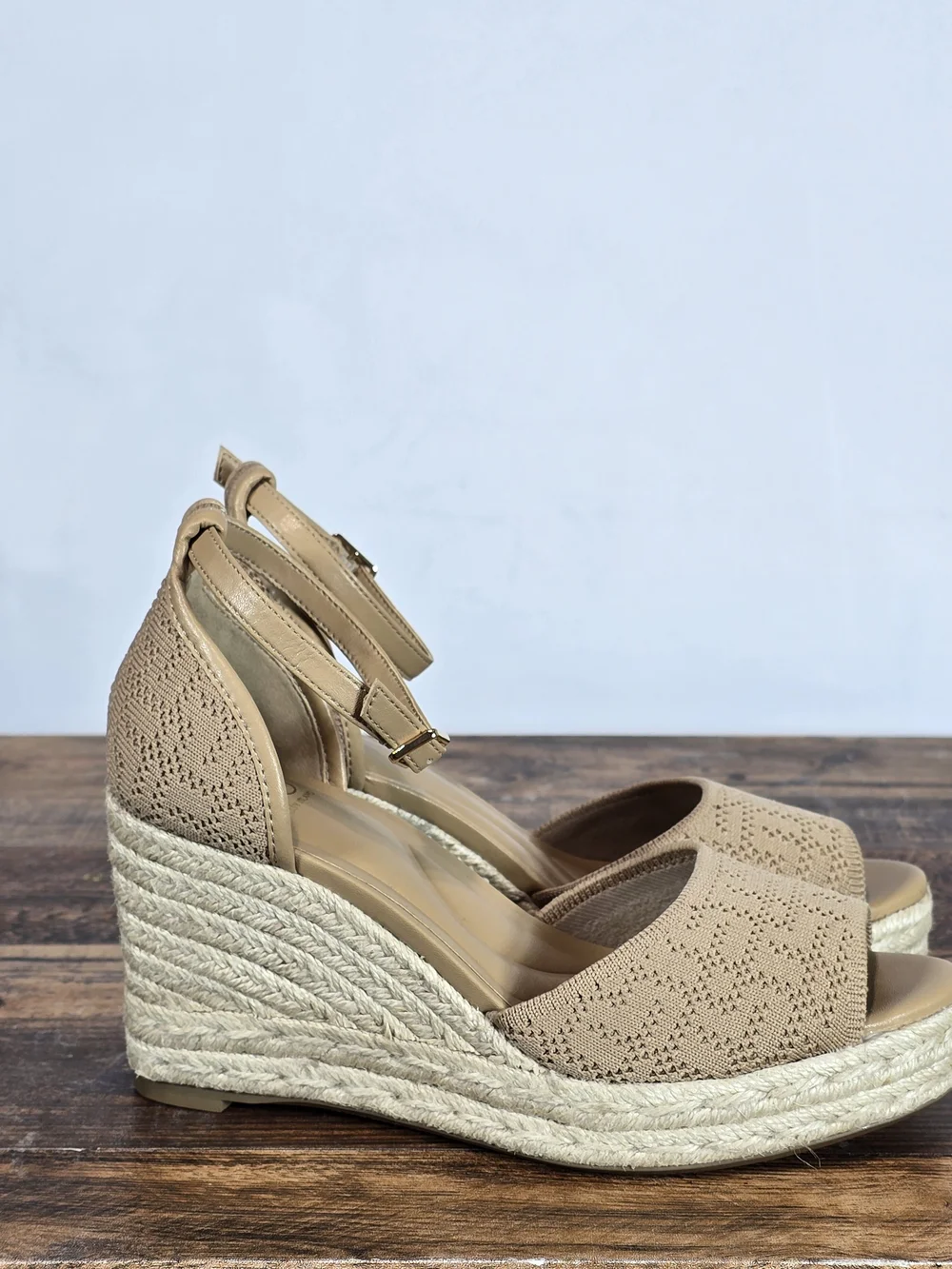 Cosy Island stylish beige